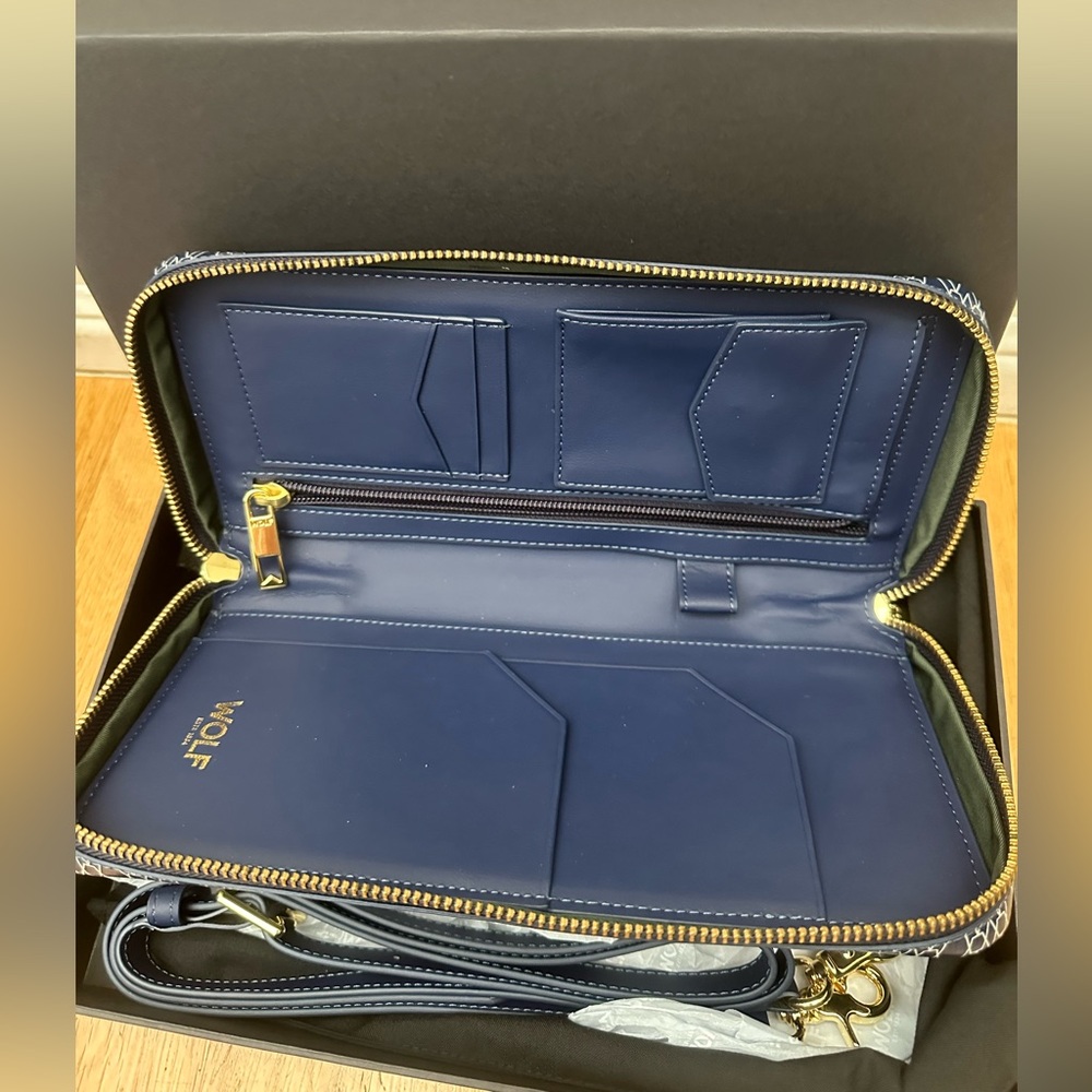 WOLF Signature Travel Case - Picture 4 of 9